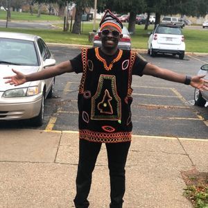 Meet your Posher, Louis